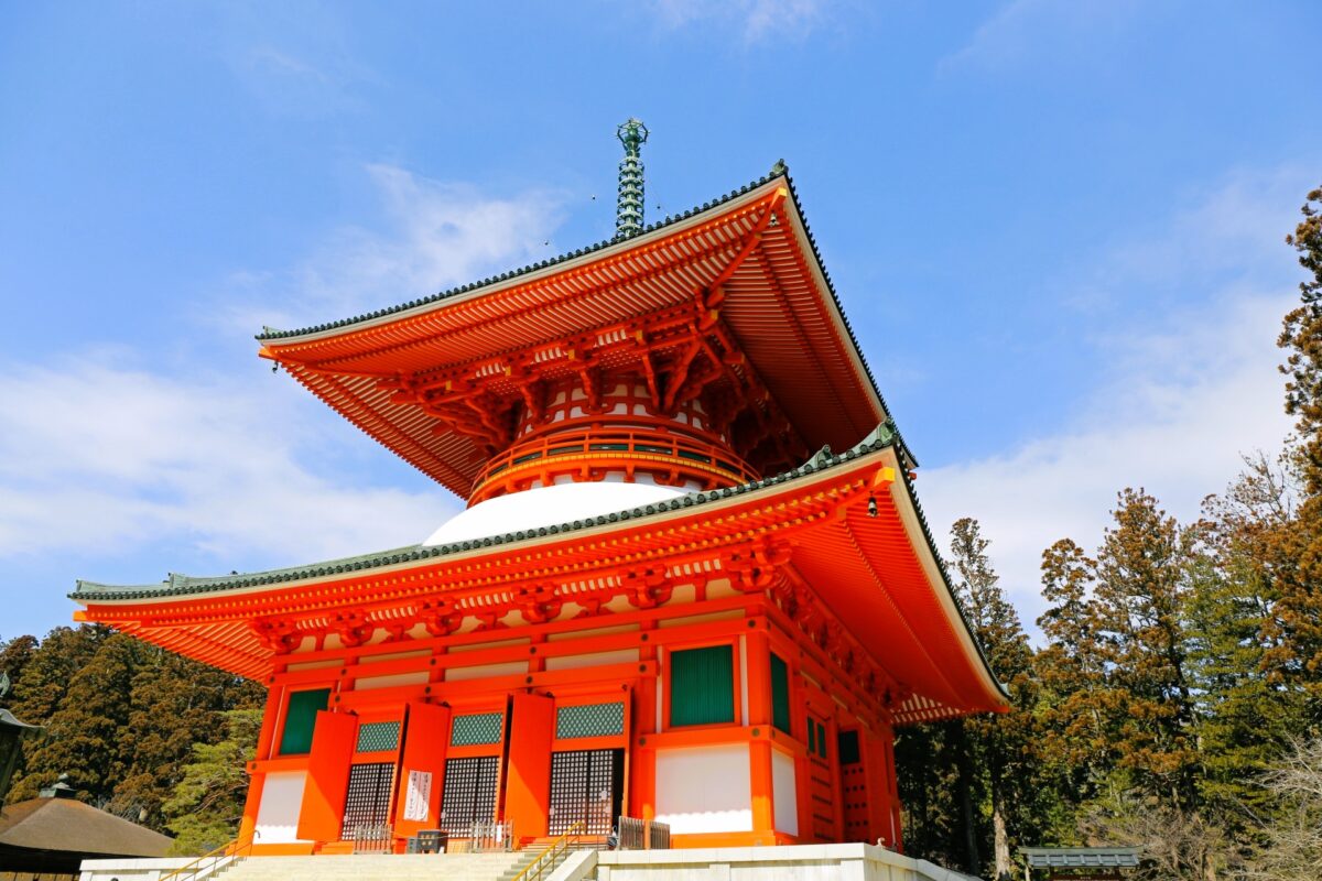 Nemoto Great Pagoda in early spring with clear skies and fresh seasonal scenery
