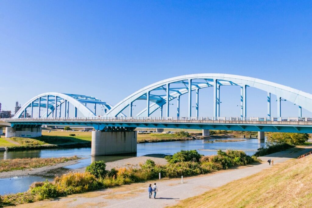 Maruko Bridge spanning the Tama River between Tokyo and Kanagawa