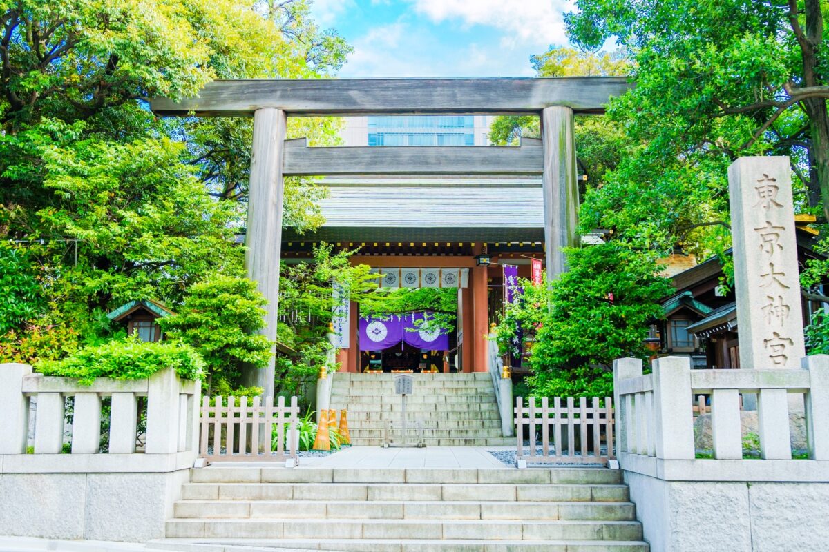 Tokyo Daijingu Shrine, a popular Shinto shrine for love and marriage prayers in Tokyo